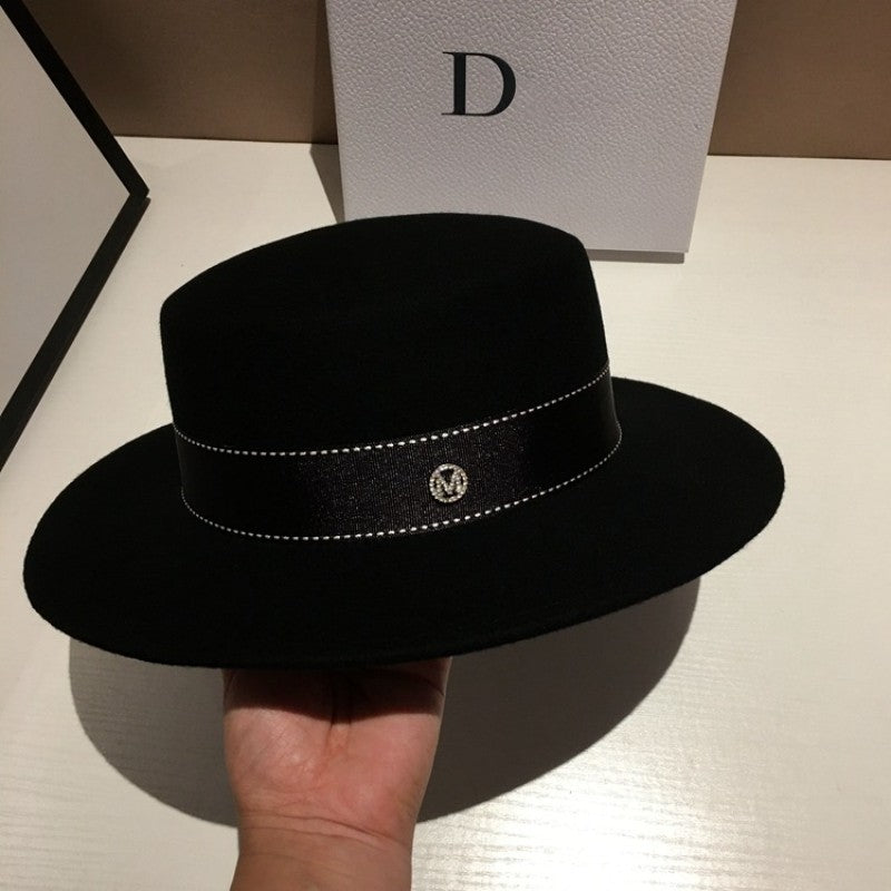Chapéu Fedora de Lã com Aba Larga e Topo Chato nas Cores Neutras Preto e Branco para Uso Casual Unissex de Outono Inverno Masculino e Feminino