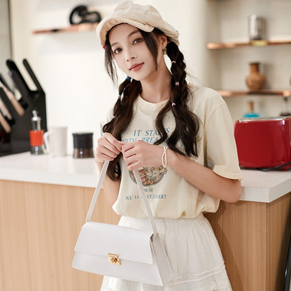 Internet Celebrity Retro Small bag for Women In Autumn and Winter, new trendy crossbody bag, fashionable one shoulder small bags