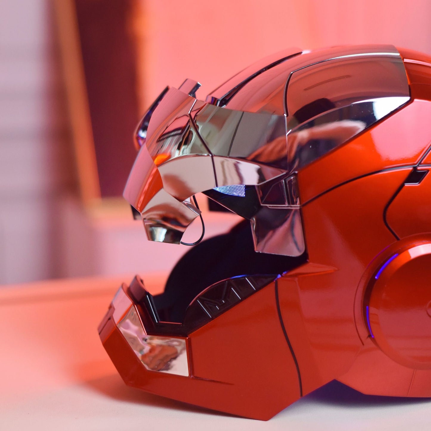 Novo capacete de Homem de Ferro AutoKing 1:1 Mk5 Cosplay Controle de Voz Olhos com Luz Modelo Brinquedos para Adultos Presente de Natal Elétrico Vestível