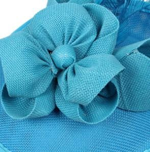 Fascinator Elegante de Lavanda com Flor Amarela Chapéu Derby para Senhora Chapéus de Igreja em Sinamay Fedora de Aba Larga Chapéu para Casamento Festa Vestido XMF320