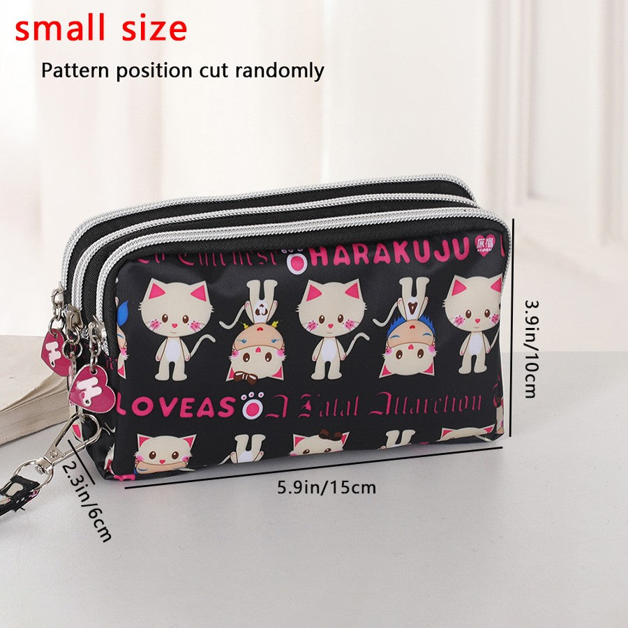 The 3-layer zipper clutch is lightweight, compact and versatile for ladies. It can be used with mobile phones or loose change