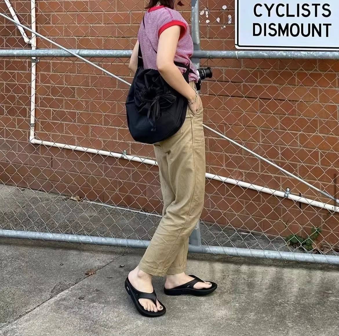 OOFOS NEW Sandals - Lightweight Recovery Shoes Slippers Men Women Soft Bottom Indoor Home Slides Sandals Light Beach Shoe