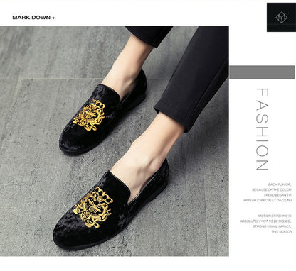 2022 Wedding Dress Shoes Casual Men Loafers New Big Size Lazy Peas shoes Embroidery Moccasins Shoes Suede Leather shoes Zapatos