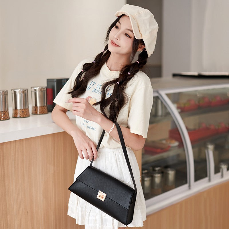 Internet Celebrity Retro Small bag for Women In Autumn and Winter, new trendy crossbody bag, fashionable one shoulder small bags