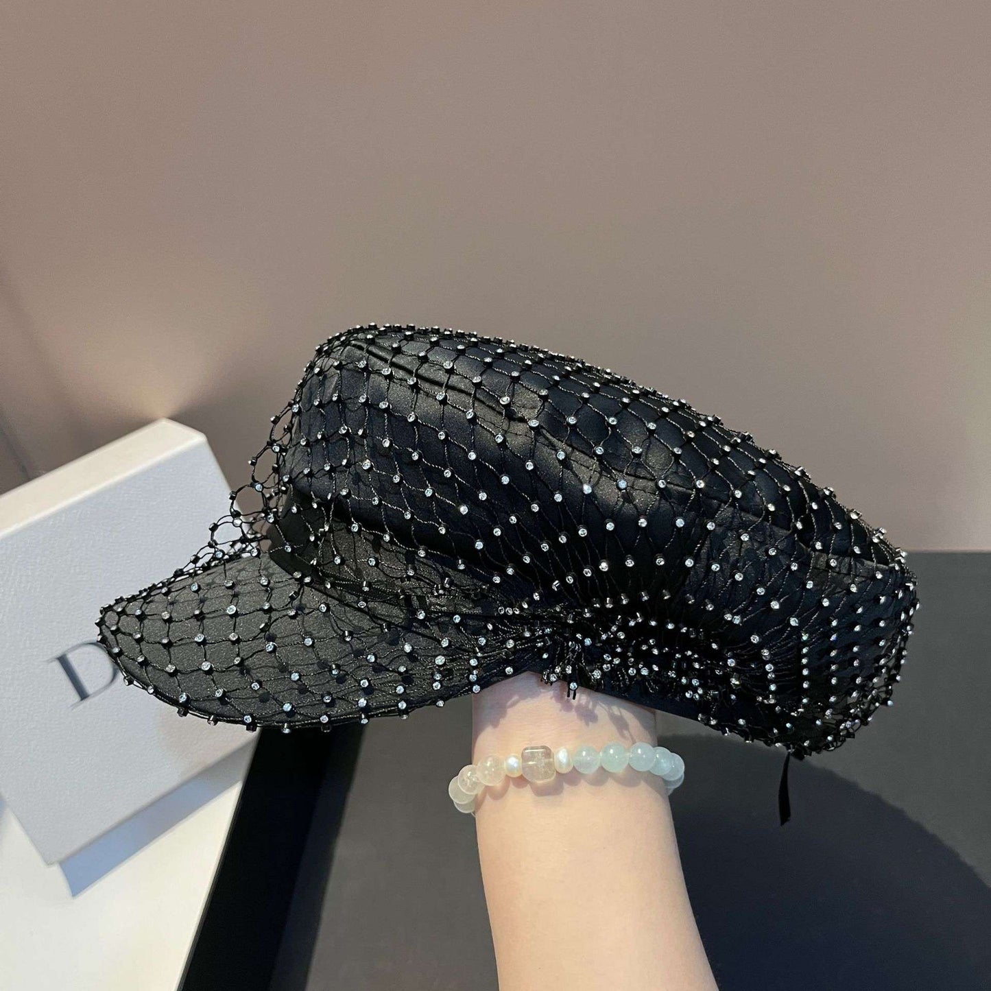 Chapéu Elegante com Strass em Malha Preto Versão Coreana de Alta Qualidade Moda Leve Luxo Estilo Pequeno e Perfumado Chapéu de Aba Reta Bico de Pato