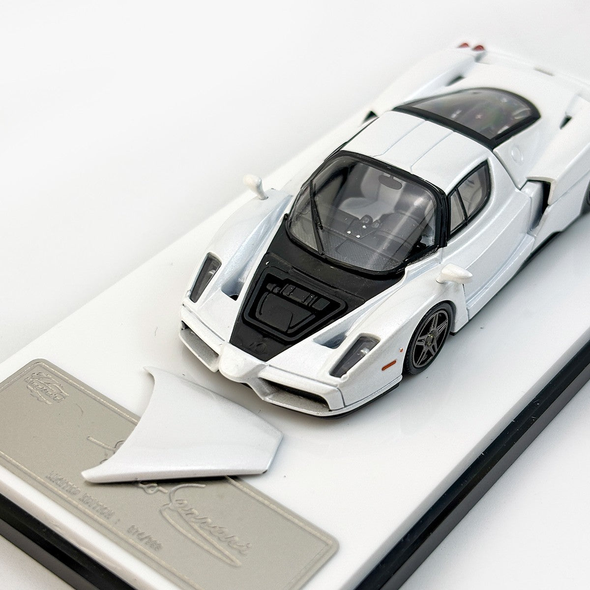 Rei Modelo 1:64 Edição Enzo Figura Simulação Liga Abre-Tampa Miniatura Die-Cast Carro Modelo Personalizado Brinquedos Presente Ornamento Colecionável