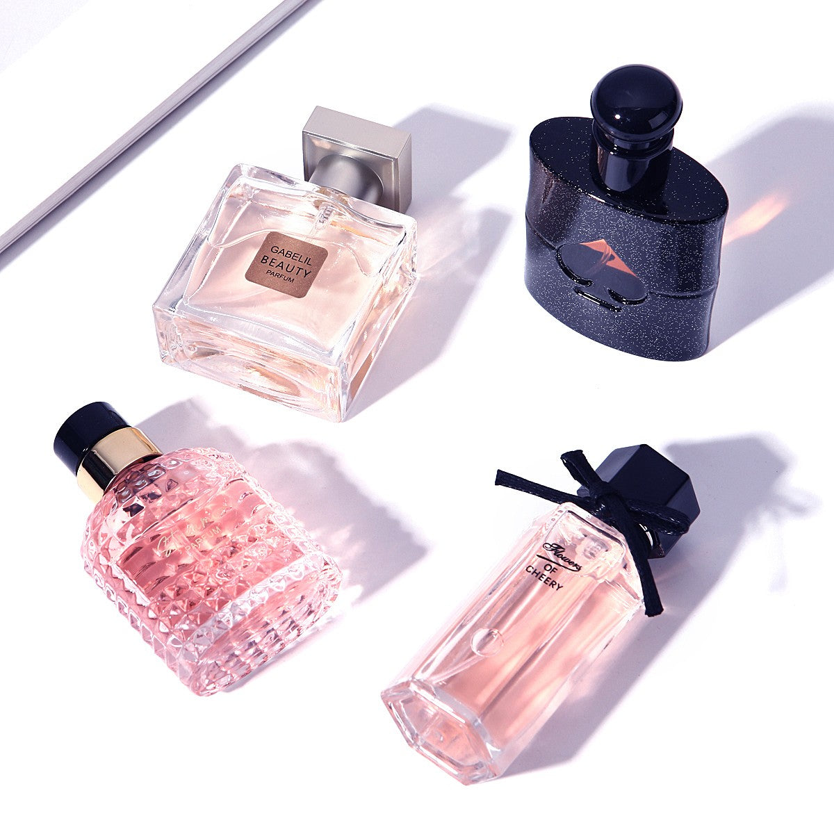 Conjunto de Caixa de Presente Quatro Peças Perfume Feminino Spray 105ml Aroma Floral Fragrância Duradoura Feromônio Eau De Parfum Colônia Masculina Balsâmica