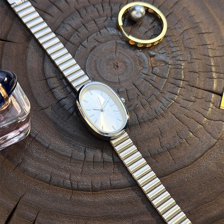 New Golden Retro Fashion Elliptical Quartz Watch Ladies Steel Strap Gold Watch Stylish Niche Timepiece