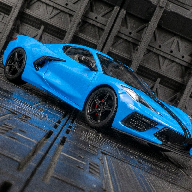 Maisto 1:24 Chevrolet Corvette C8 2020 modelo de carro em liga, portas, capô do motor e porta-malas podem ser abertos, carrinho de brinquedo infantil