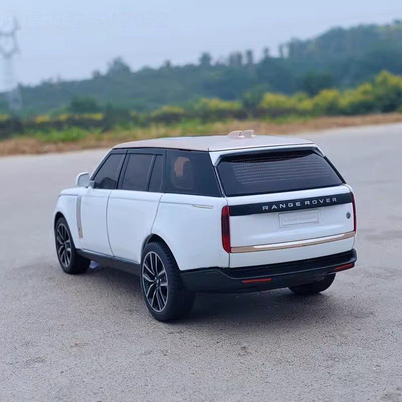 1:32 Land Rover Range Rover SV2022 SUV Diecast Alloy Model Computer Desktop Ornaments Miniatures Model Present for Childrens