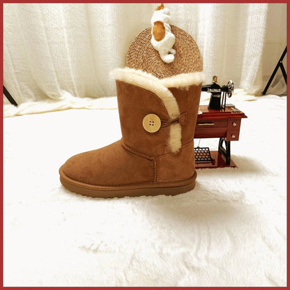 A pair of pure sheepskin and wool winter snow boots for women, warm and comfortable. Simple and fashionable women's shoes