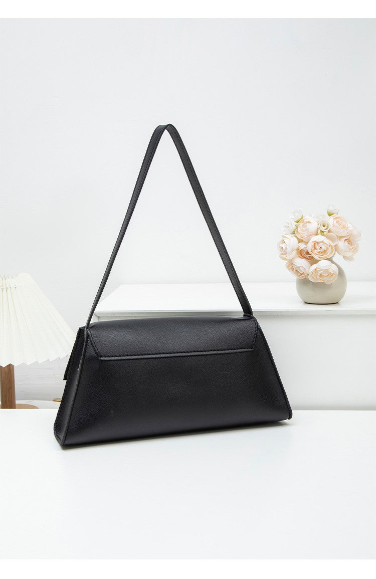 Internet Celebrity Retro Small bag for Women In Autumn and Winter, new trendy crossbody bag, fashionable one shoulder small bags