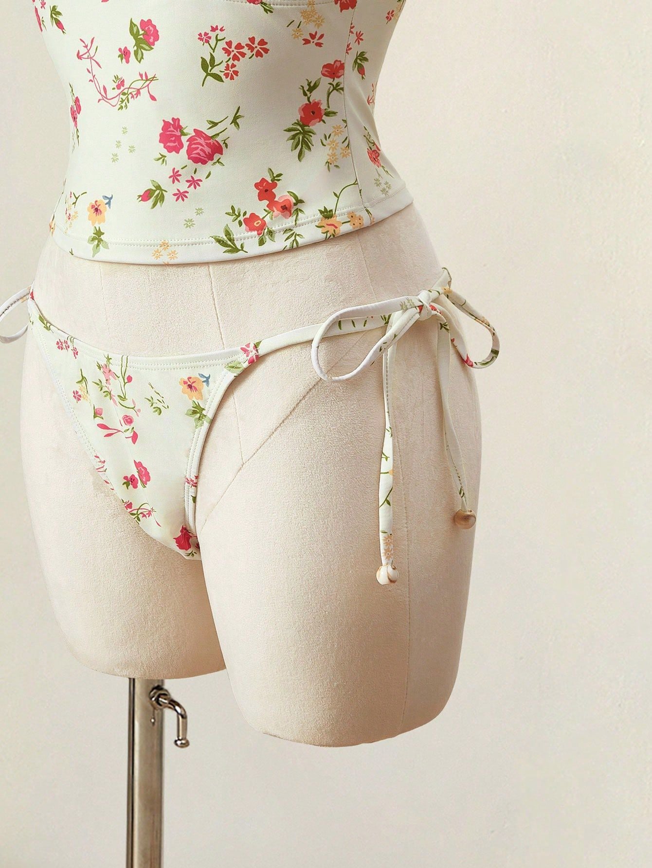 Trendy Floral Print Tankini Two-Piece Swimsuit with Halter Neck And Strap for Women High Waist Sexy Tight Fit Backless Swimwear