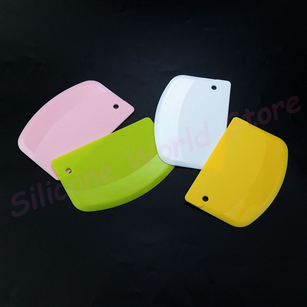 Silicone World Dough Scraper Cream Spatula Plastic Cutting Knife  for Flour Pastries and Cakes Baking Tool Kitchen Accessories