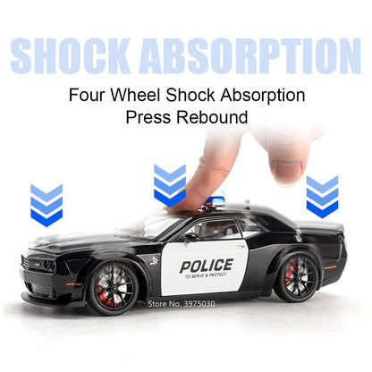 1:24 Dodge Challenger SRT Hellcat Modelo de Carro de Polícia de Brinquedo Pneu de Borracha Carro em Miniatura Puxar para Trás Luz Música Veículo Meninos Adultos Presentes
