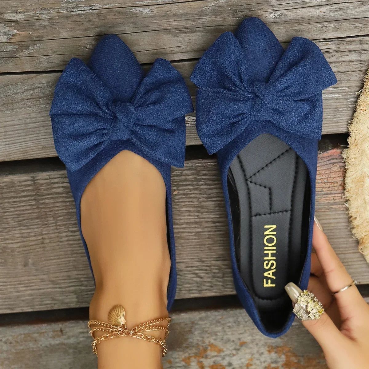 Women's Shoes 2025 Spring Pointed Women's Flats Fashion Bow Loafers Slip on Walking Flat Shoes Ladies Shallow Comfort Sneakers