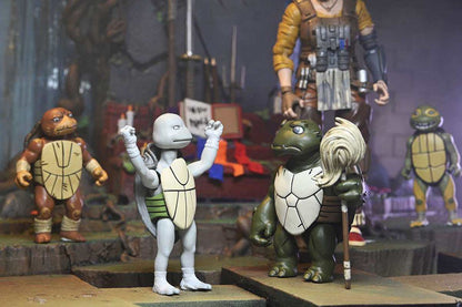NECA 54409 Tartarugas Ninja Casey Marie com Bebê Odyn e Uno The Last Ronin The Lost Years