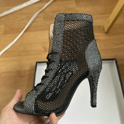 Novas Sandálias Femininas de Salto Alto Sexy Vazadas em Tela Tendência da Moda Verão Conforto Peep Toe Botas Stilettos Jazz Dance Tamanhos Grandes