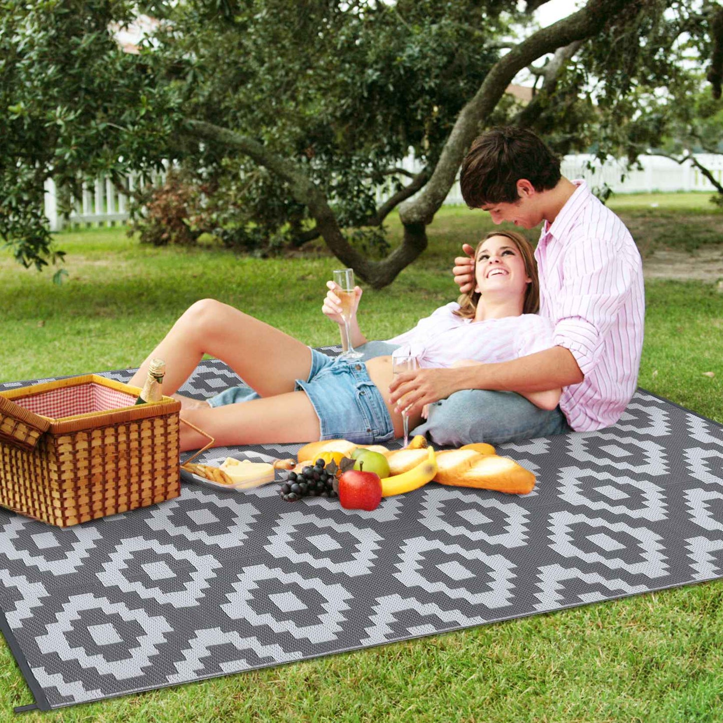 Outdoor Rug Plastic Straw Rug Modern Geometric Waterproof Rug Reversible Outdoor Floor Mat for Patio Porch Backyard Picnic Campi
