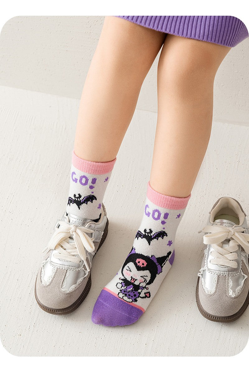 5 pares de meias de algodão de cano médio Kawaii Sanrio Cinnamoroll Kuromi para meninas e meninos, meias de algodão de cano médio de desenho animado para primavera e outono