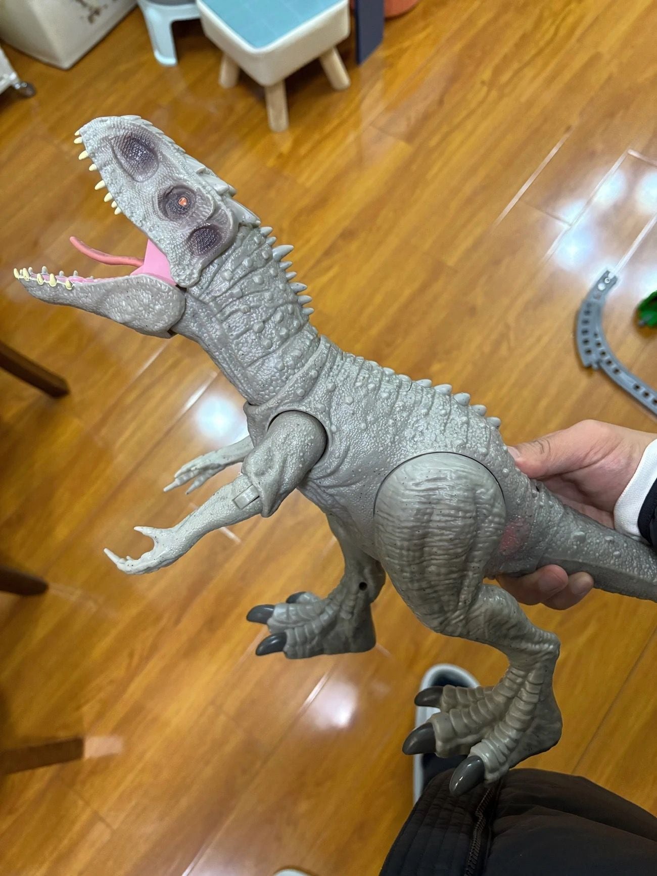 Jurassic-Park Indominus T Rex Bonecos de Ação Dinossauros para Crianças Brinquedos com Som e Movimento Dinossauro de Brinquedo para Presente de Aniversário Infantil