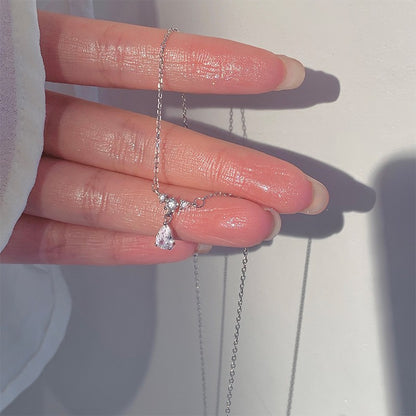 Colares com Pingente em Forma de Coração e Asas de Anjo Cor Prata Zircônia Cúbica 5A Estilo Minimalista Corrente na Clavícula Joias Femininas e para Meninas