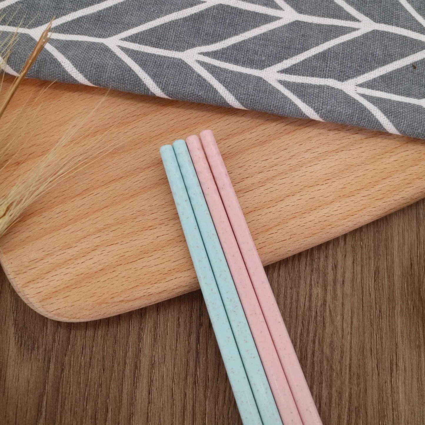 1 Pair of Wheat Straw Chopsticks Healthy Tableware Non-slip Chinese Chopsticks Kitchen Tools Reusable Sushi Food Tableware