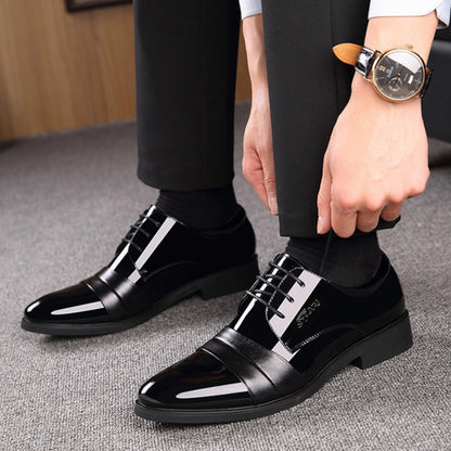 Social Shoe for Men Casual Business Patent Leather Dress Shoes Man Bright Upper Pointed Toe 2025 Trend Office Suit Footwear New
