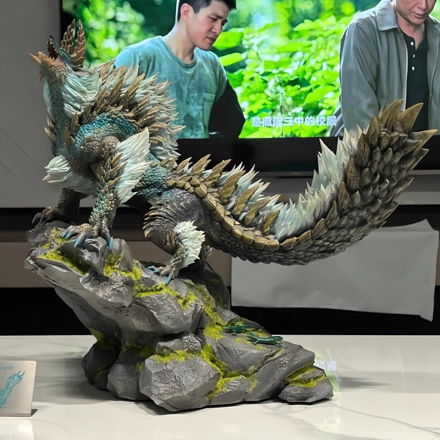 2024 Monster Hunter Anime Figura Gore Magala Figuras Gulong Juvenil Estatueta Modelo Estátua Boneca Coleção Decoração Brinquedos de Presente