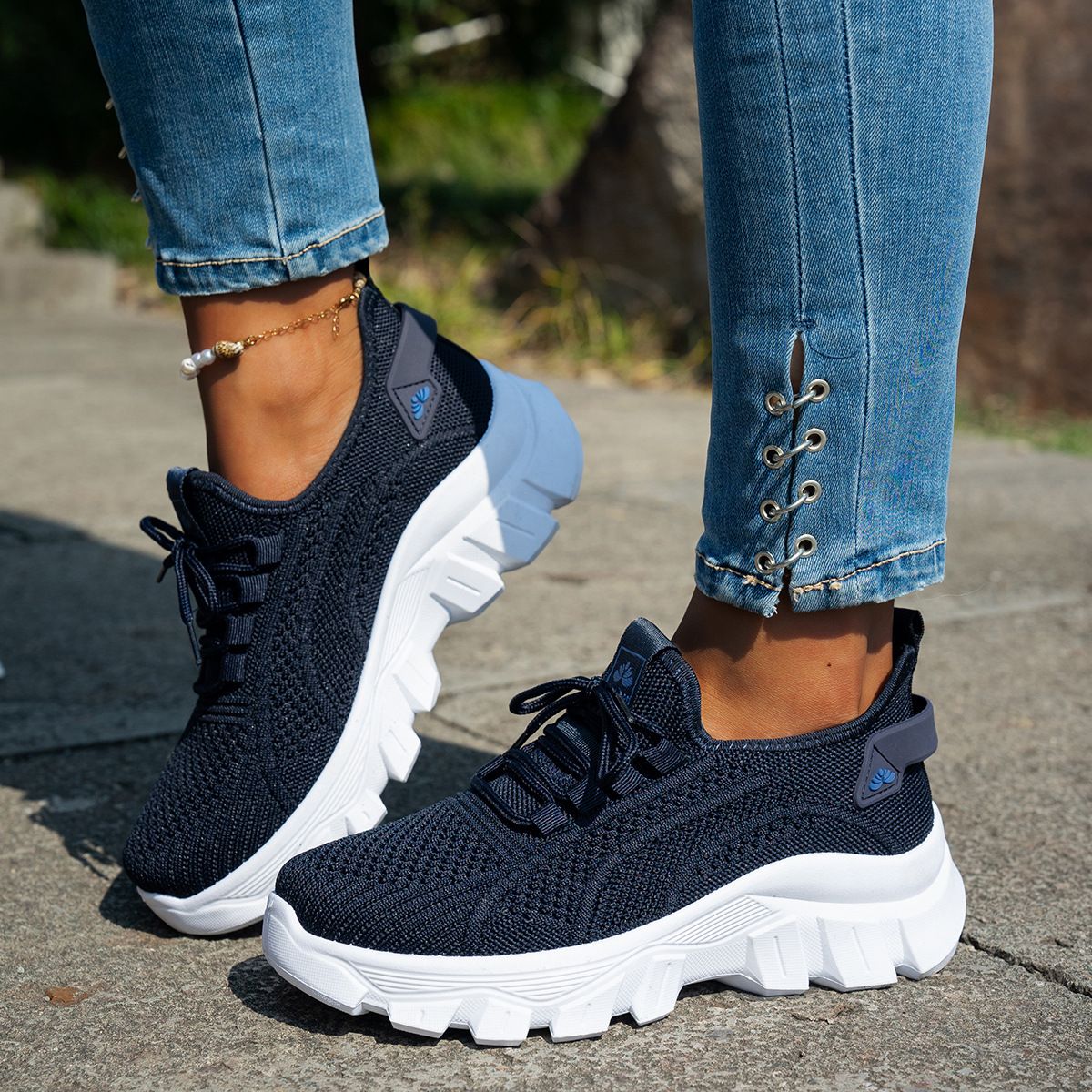 Women's 2025 Spring Knitted Shoes Lightweight Breathable Mom Shoes Plus Size Comfort Non-Slip Casual Flat Sole Slip-On