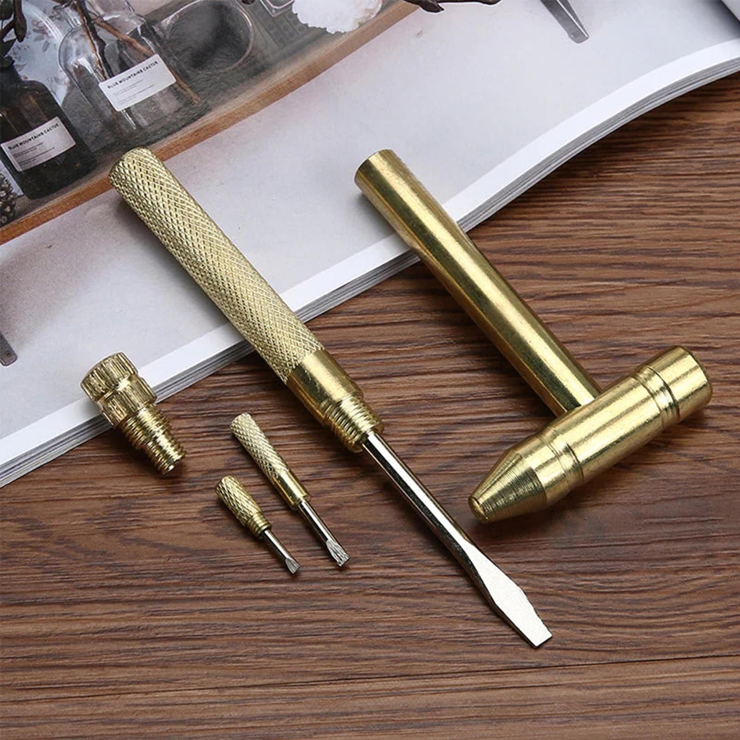 Martelo de Cobre Martelo Dourado Doméstico 6 em 1 Mini Martelo Multifuncional de Latão e Chave de Fenda Ferramentas Manuais Ideais para Relojoeiros Joalheiros