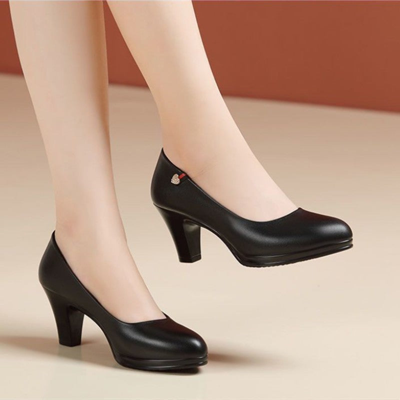 Sapatos de salto femininos clássicos em couro PU preto de alta qualidade Sapatos Femininas Moda Dama Bege Conforto Scarpins Estilosos Europeus A24