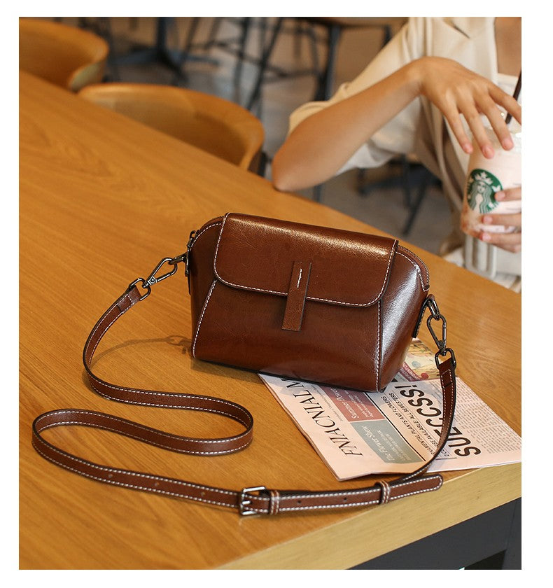 Oil Wax Cowhide Genuine Leather Crossbody Small Bag for Women Fashionable Versatile Shoulder Shell Handbag Lady Casual Phone Bag