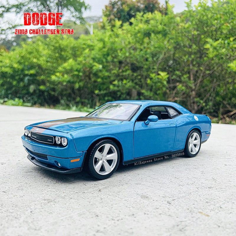 Maisto 1:24 2008 Dodge Challenger simulation alloy car model crafts decoration collection toy tools gift