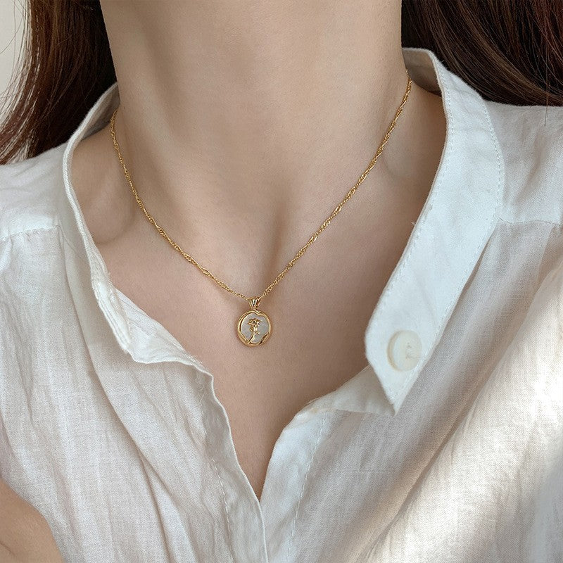 Novo Colar de Aço Inoxidável com Pingente de Rosa de Metal Irregular Redondo para Mulheres Corrente de Clavícula Vintage Joia de Luxo para Festa