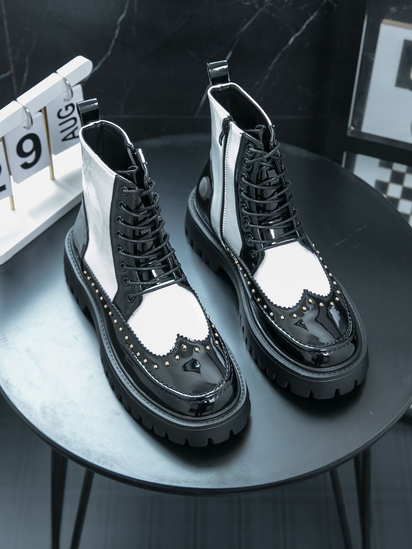 Fashion Rivet Designer Men Boots Motorcycle Pointed Toe Luxury Middle Ankle Short Leather Boots Men Punk Business Dress Shoes