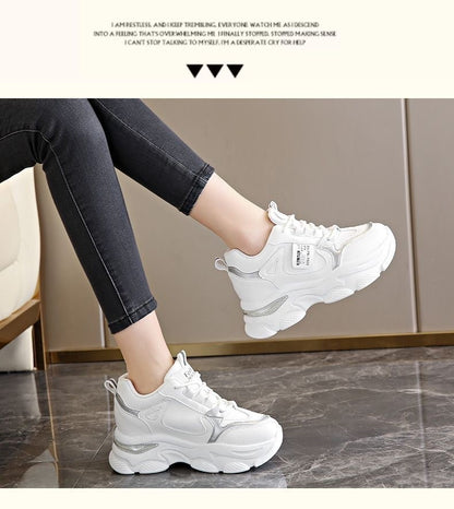 Tênis Feminino com Sola Grossa Ultraleve Novos Tênis Esportivos Brancos Primavera Outono Casual Confortável Respirável para Mulheres