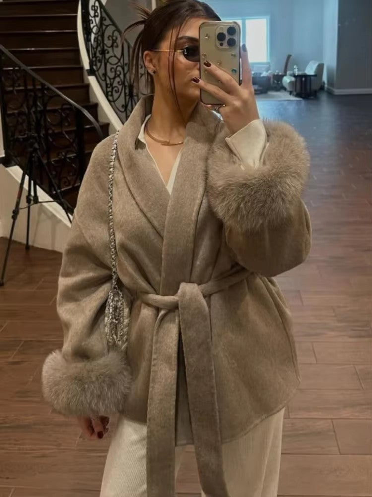 Casaco Curto de Lã Liso com Amarração para Mulheres Elegante Solto Lapela Peluda Cinto Manga Longa Jaqueta Outono 2025 Feminino Casual