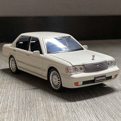 1:32 Toyota Crown Royal Clássico Veículo Liga Fundida Carro de Brinquedo Infantil Modelo Miniatura Coleção Hobbies de Férias