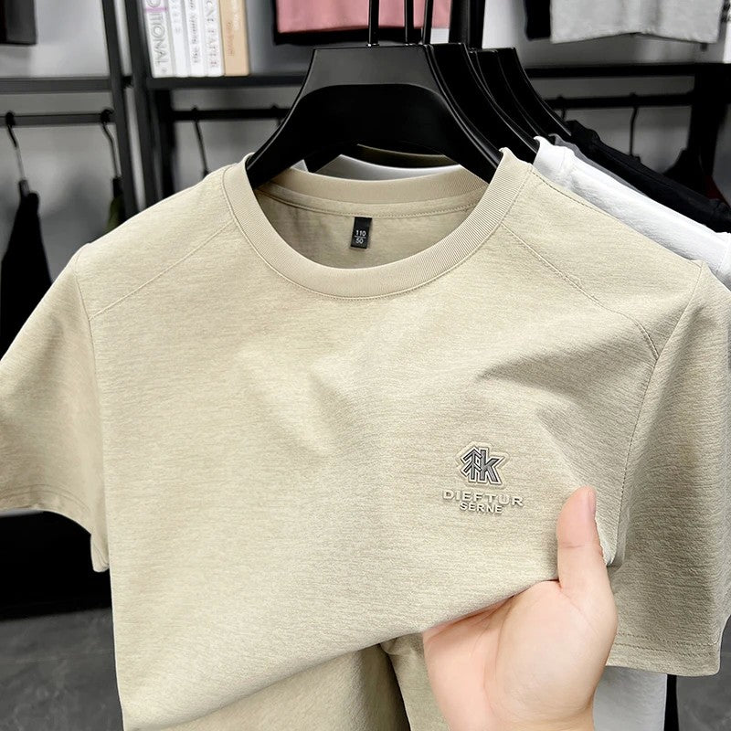 2025 New Men's Korean Style Fashion Badge Short Sleeved Sleeve Round Neck T-shirt Casual and Comfortable Summer Versatile Top