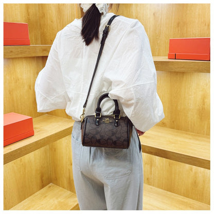 Classic Retro Boston New Small Bag Casual and Versatile Temperament Good Look Popular Hot Style Crossbody Bag