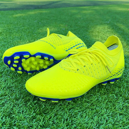Spiked Comfortable Breathable Competition Soccer Cleats for Training and Matches