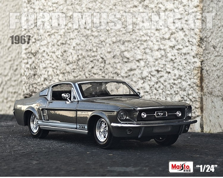 Maisto 1:24 1967 Ford Mustang GT Alloy Sports Car Model Diecast Metal Racing Vehicles Car Model Simulation Collection Kids Gifts