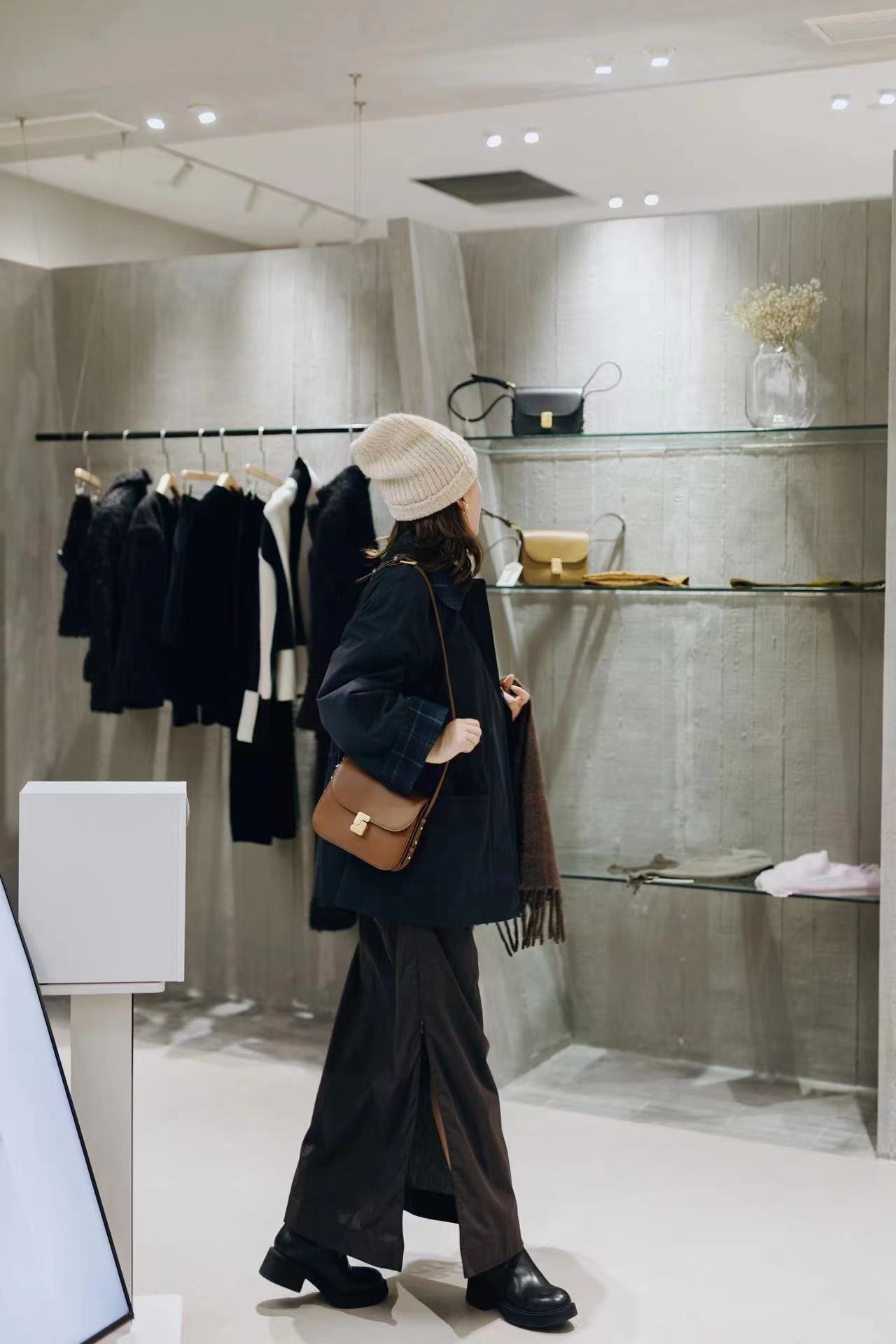 French niche design women's bag, top layer cowhide small square bag, premium texture tofu bag, single shoulder crossbody bag