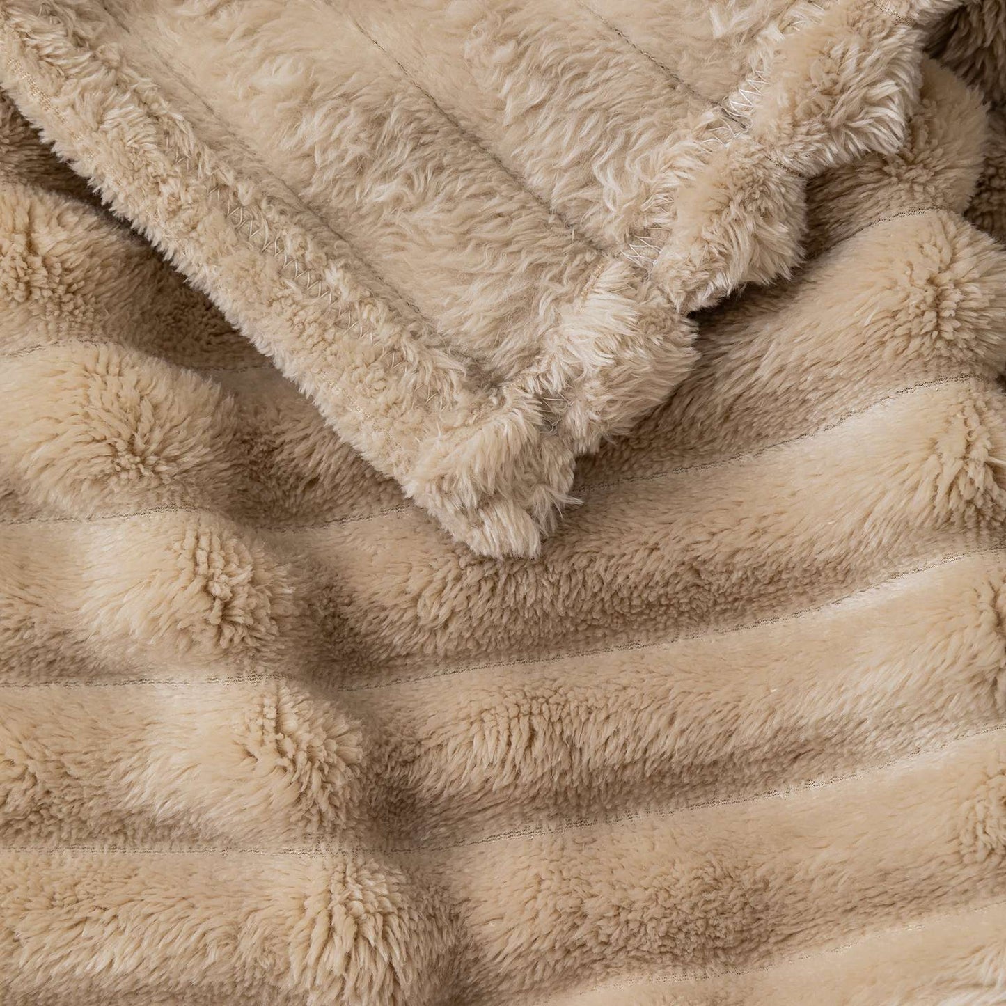 1pc soft and skin friendly warm blanket, suitable for bedrooms, sofa covers, camping and travel, multifunctional blanket