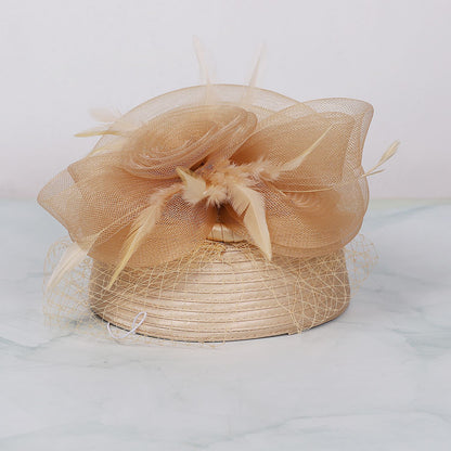 FS Casamento Igreja Chapéus Vermelhos Fascinadores Para Mulheres Com Véu de Pena Festa Coquetel Adorno de Cabeça 2025 Senhora Elegante Chapéu Kentucky Derby