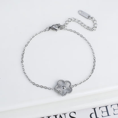 Pulseira Clássica de Aço Inoxidável de Luxo Feminina Ajustável com Cinco Flores para Mulheres Novas Joias da Moda para Festas Presentes Trevo