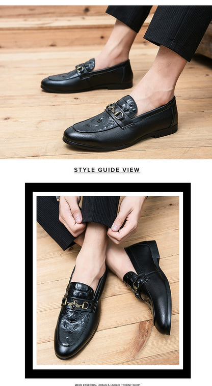 Pointed casual leather shoes for men Korean trend British style loafers small bee leather business dress slip-on feet