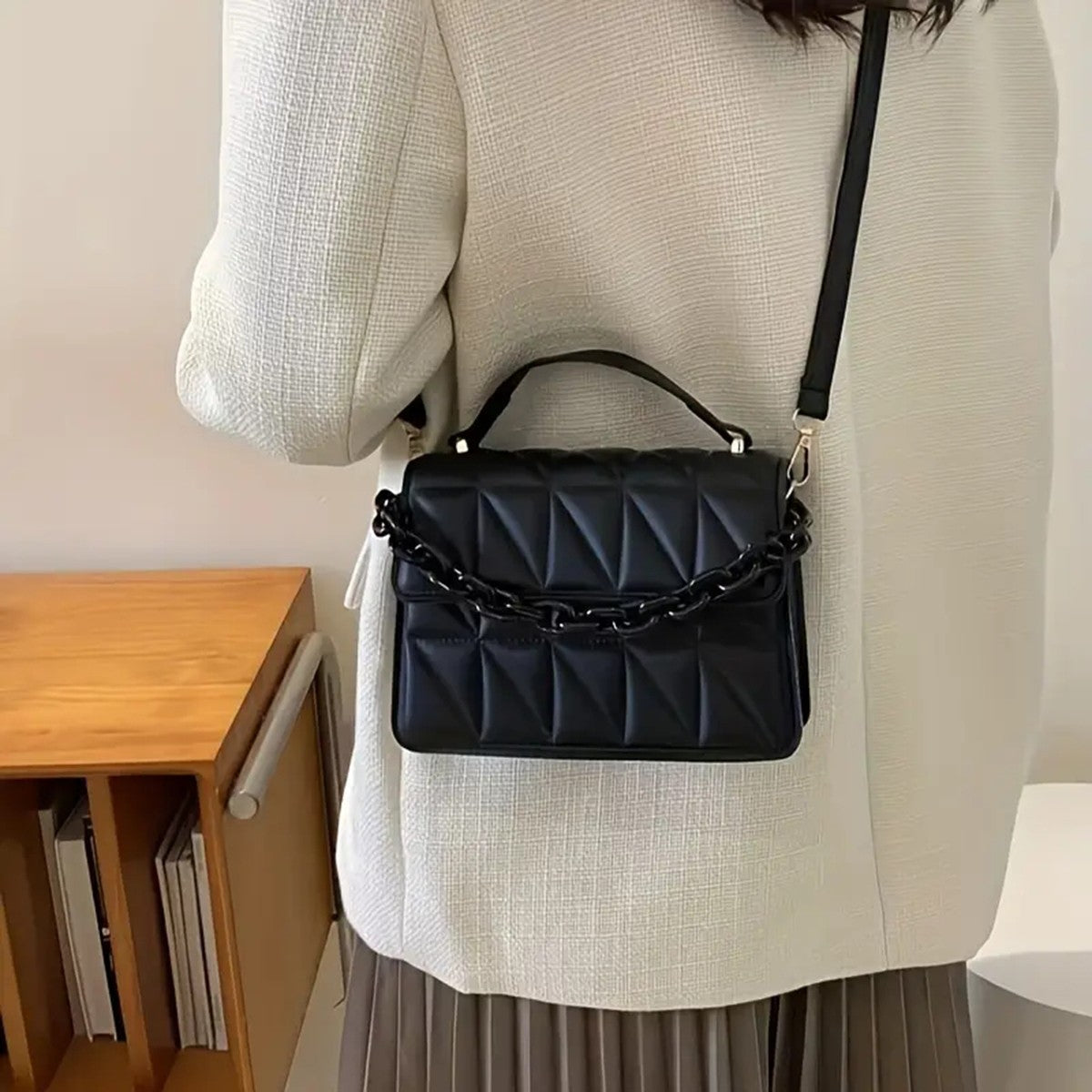Diamond chain handbag women's fashion retro embossed small square bag women's single shoulder crossbody bag a bag