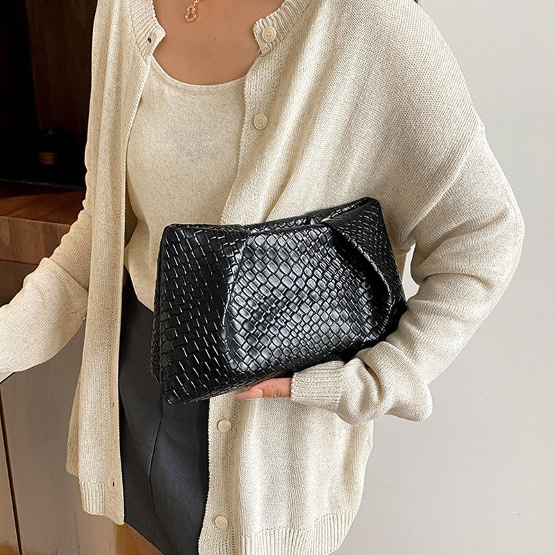 Large Capacity Shoulder Bag New Fashion Popular Woven Commuter Simple Clutch Bags Retro Evening Phone Pocket